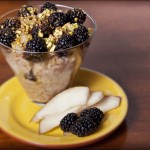 This Pistachio-Kissed Blackberry Pear Oatmeal is absolutely delicious!